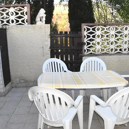Maisons De - Trois Pieces, 4 Personnes, Port Mae-6414 Villa *